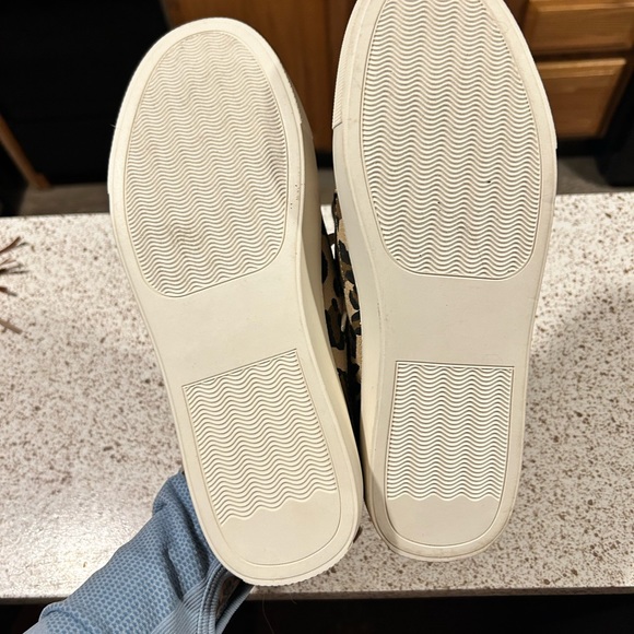 *Never Worn* Leopard Print Shoes - Picture 5 of 5